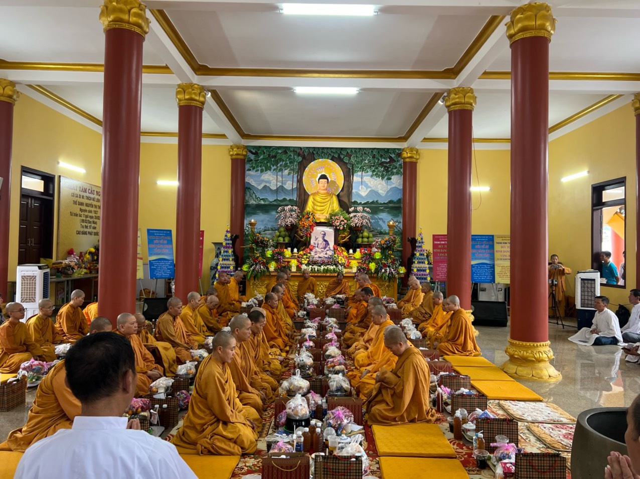 Quy Nhơn: Tịnh xá Ngọc Định thành kính tưởng niệm 70 năm Đức Tổ sư Minh Đăng Quang vắng bóng